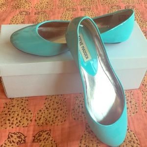 Steve Madden patent eggshell blue flats